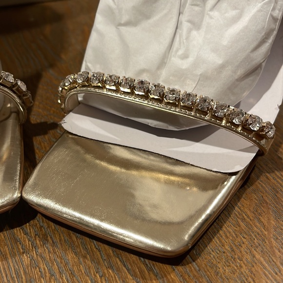 NIB Marc Fisher “Karima” Gold ankle strap sandal. - Picture 6 of 10